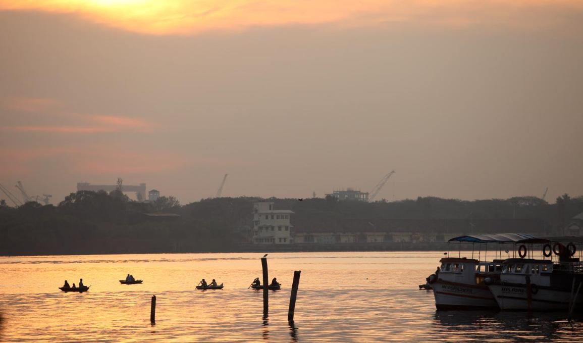 Bloom Boutique Waterfront Fort Kochi Extérieur photo